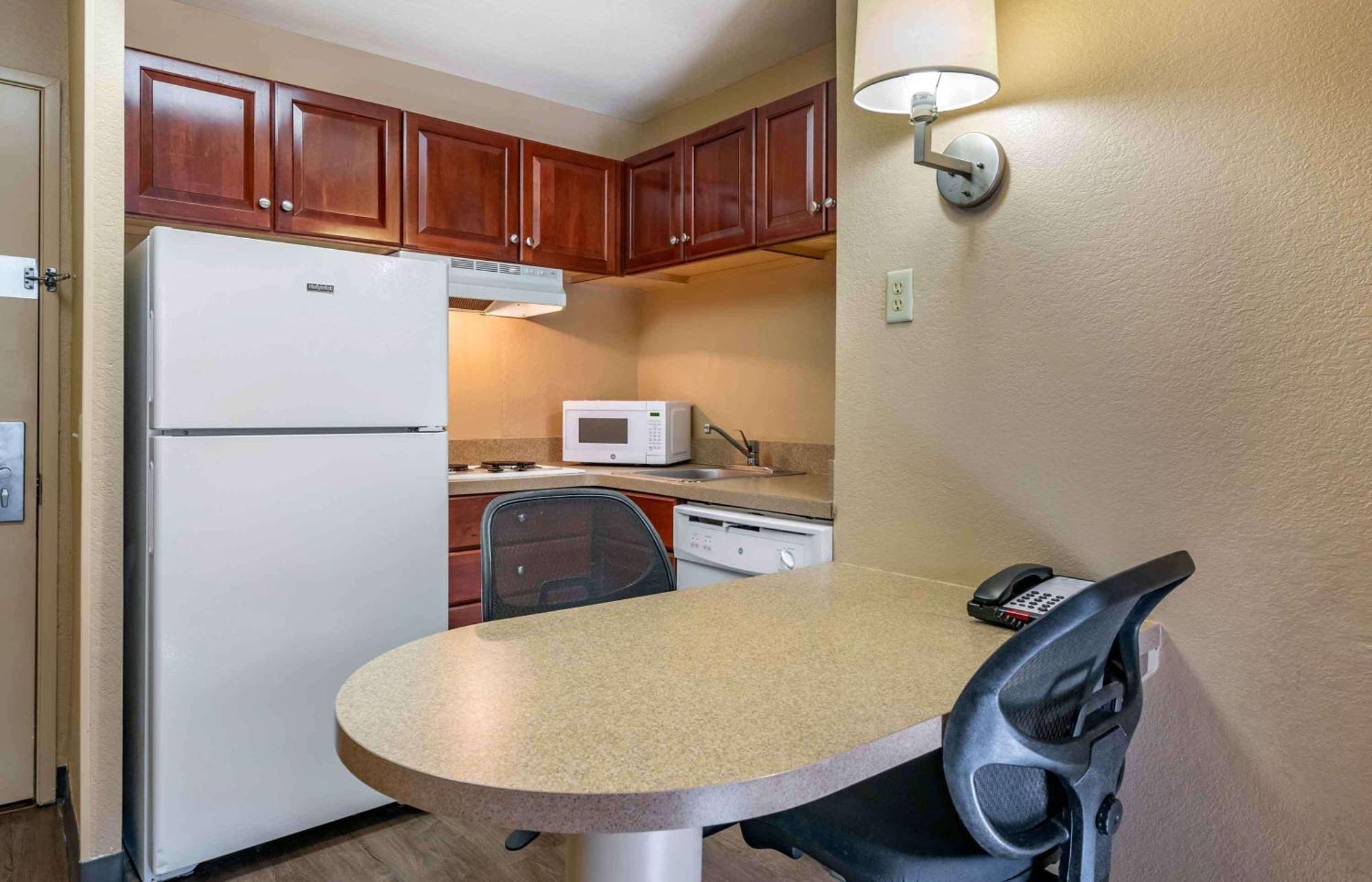 Extended America - Raleigh - Rtp - 4919 Miami Blvd Hotel 2*